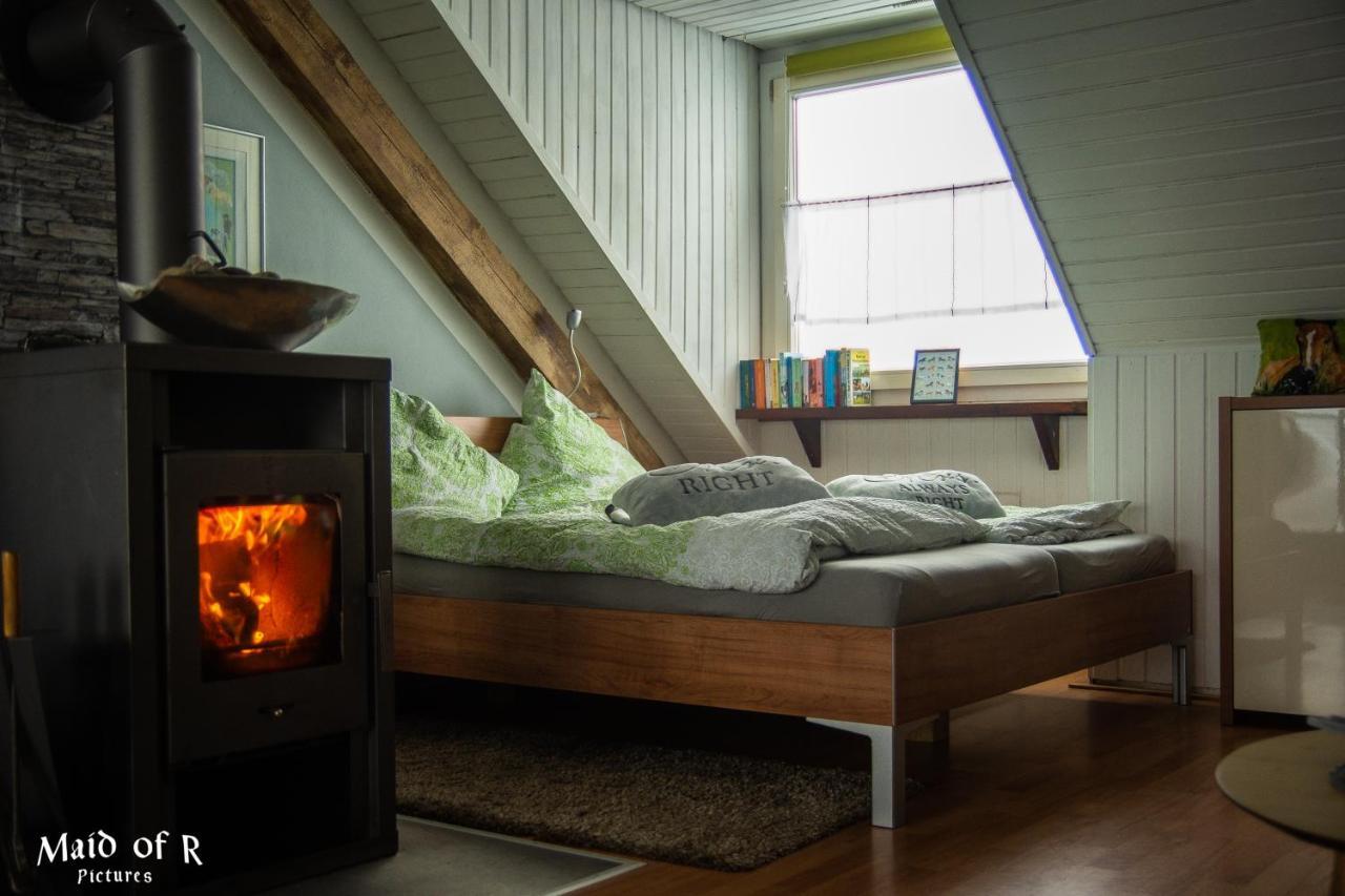 Hof Vierzehnender: Eifel Mit Dachterrasse Und Kamin *