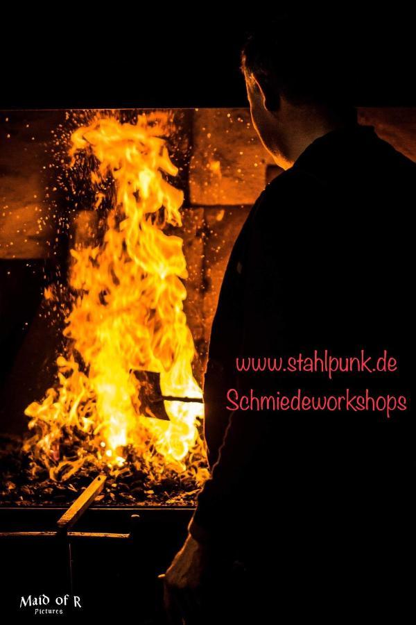 Lejlighed Hof Vierzehnender Im Hohen Venn - 70qm Fachwerk-studio - Grosses Wohn-schlafzimmer Mit Dachterrasse Und Kaminofen - Separate Kueche - Perfekt Fuer Paare - - Eifel - Hunde Willkommen - Islandpferde